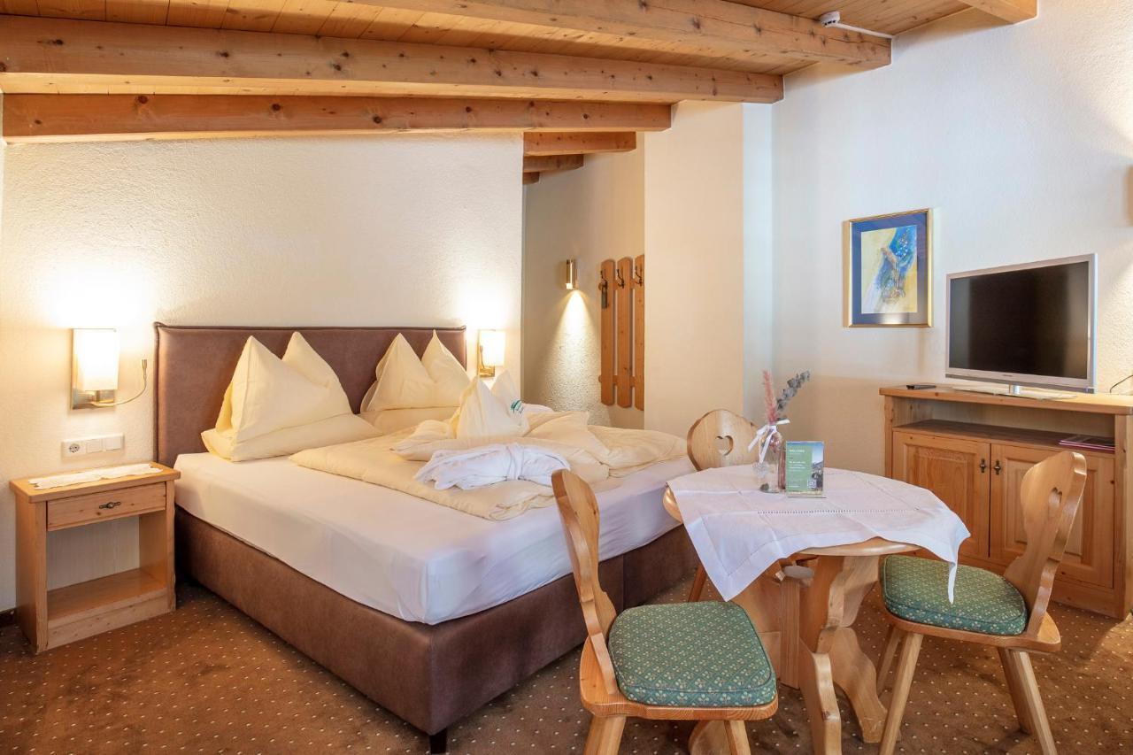 Hotel Hubertus Inkl Summer Card Sölden Exteriör bild