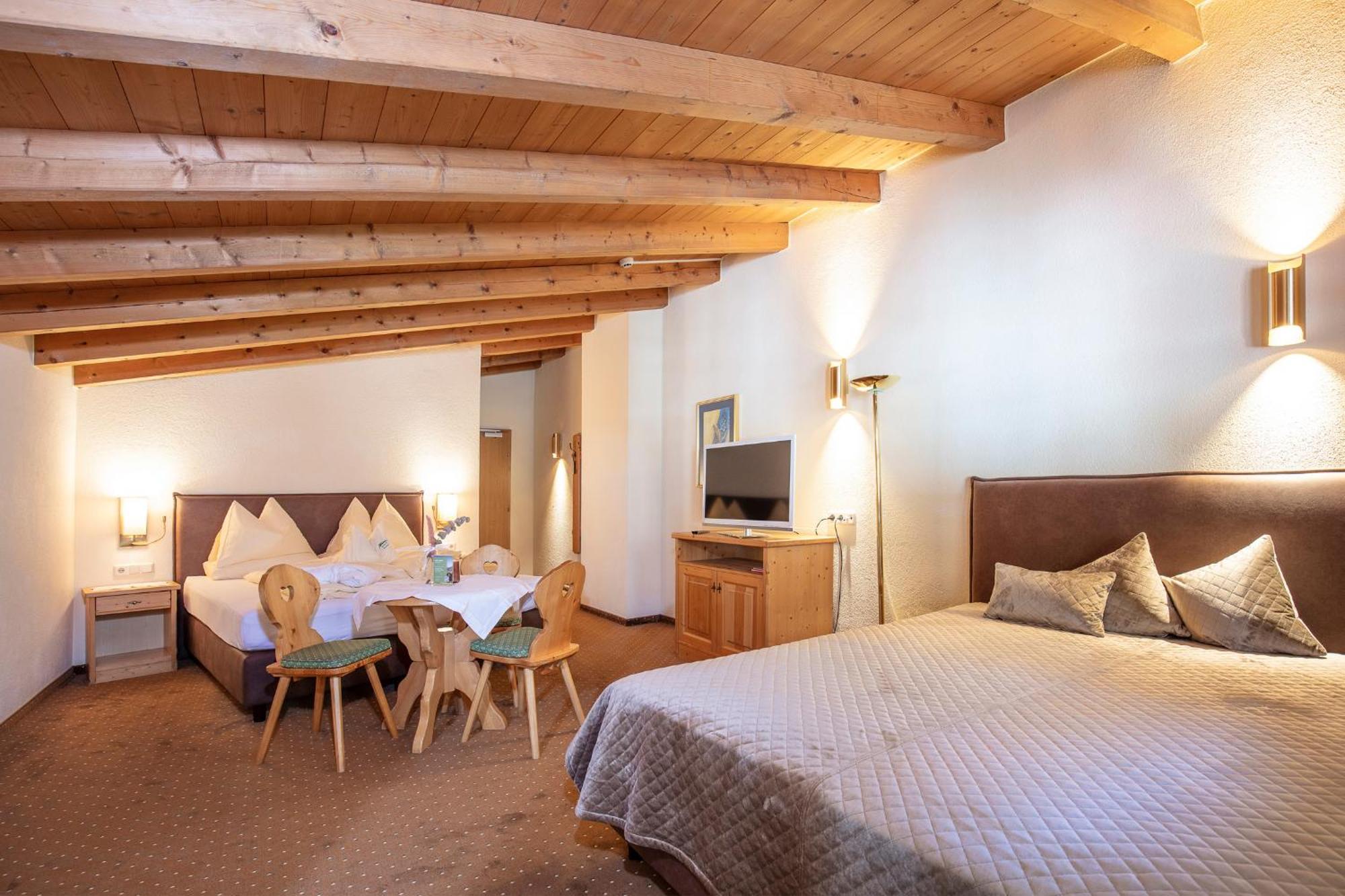 Hotel Hubertus Inkl Summer Card Sölden Exteriör bild
