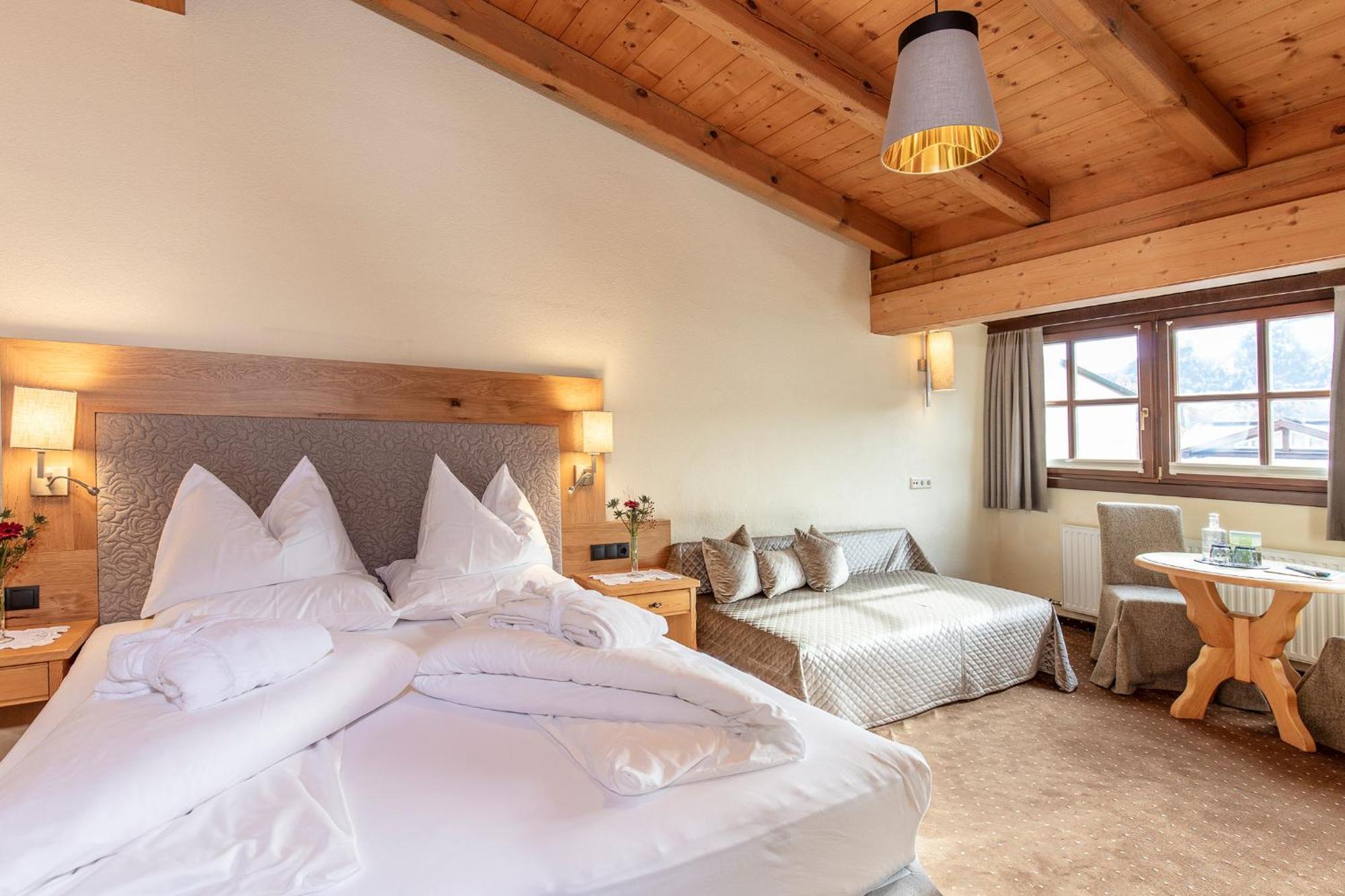 Hotel Hubertus Inkl Summer Card Sölden Exteriör bild