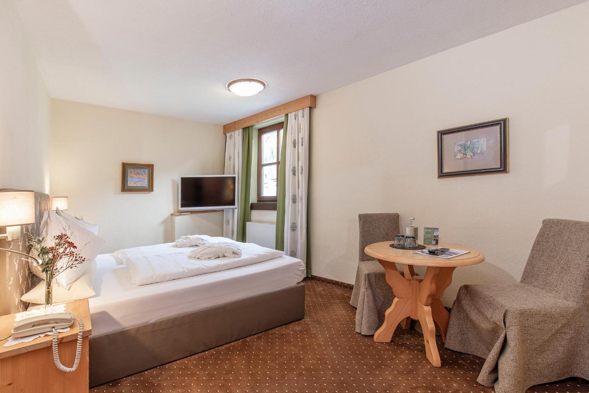 Hotel Hubertus Inkl Summer Card Sölden Exteriör bild