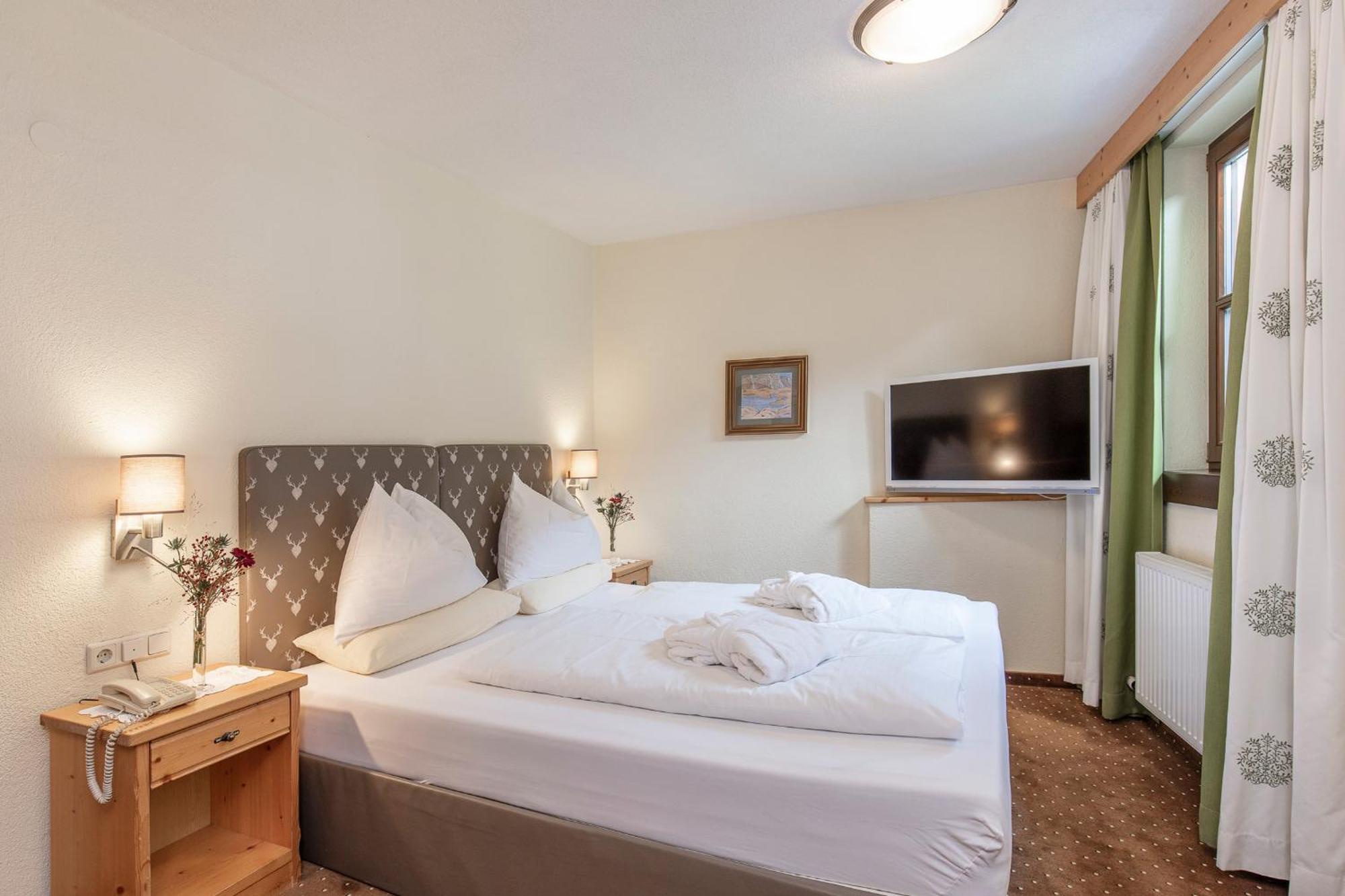 Hotel Hubertus Inkl Summer Card Sölden Exteriör bild