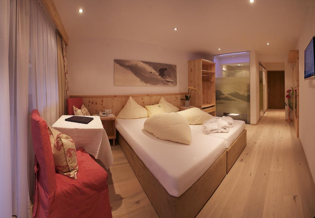Hotel Hubertus Inkl Summer Card Sölden Exteriör bild