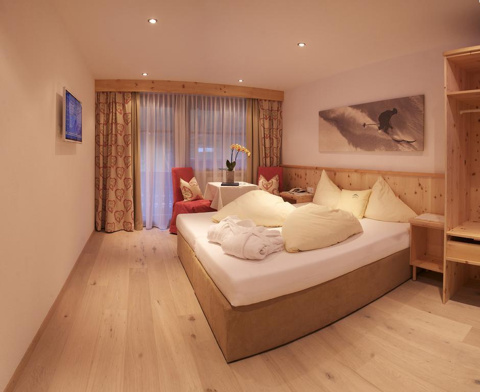 Hotel Hubertus Inkl Summer Card Sölden Exteriör bild